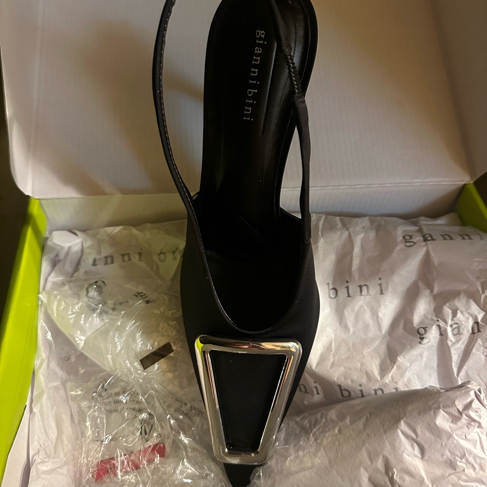 Gianni Bini Black Patent Slingback Heel